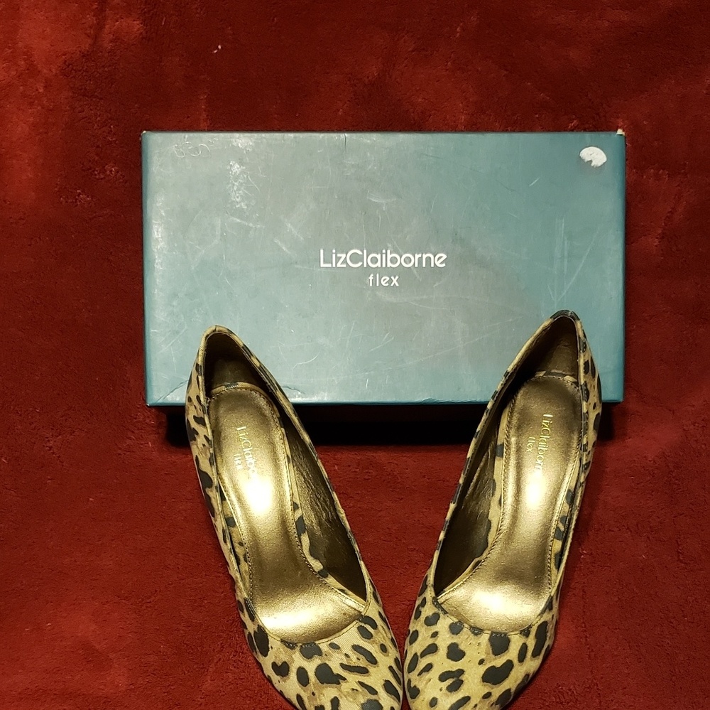 Women's shoes